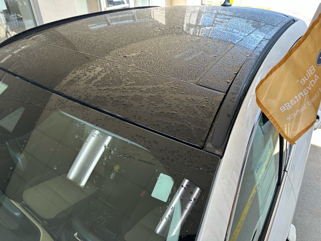 2021 Ford Escape Titanium photo 2