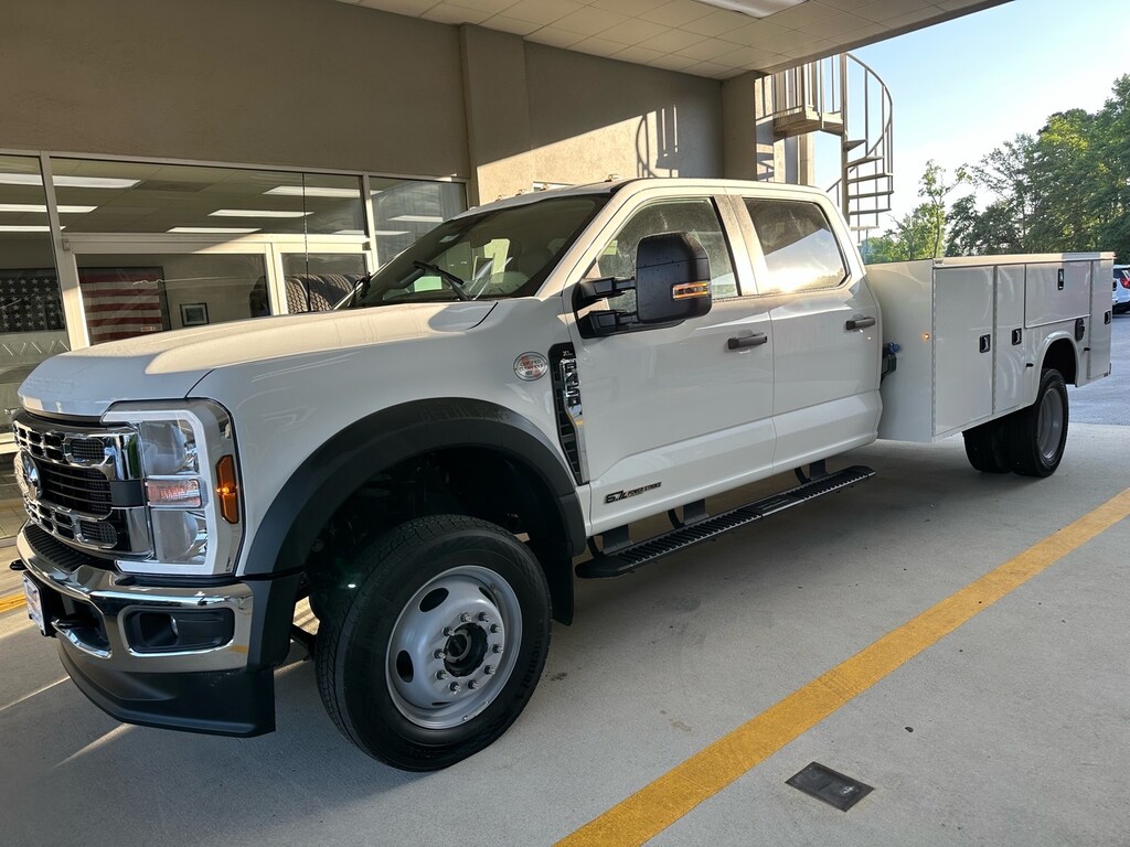 New 2026 Ford F-450 4x4 Crew Cab w/Knapheide 11-ft SVC Body w/KNAPHEIDE 11-ft SVC BODY