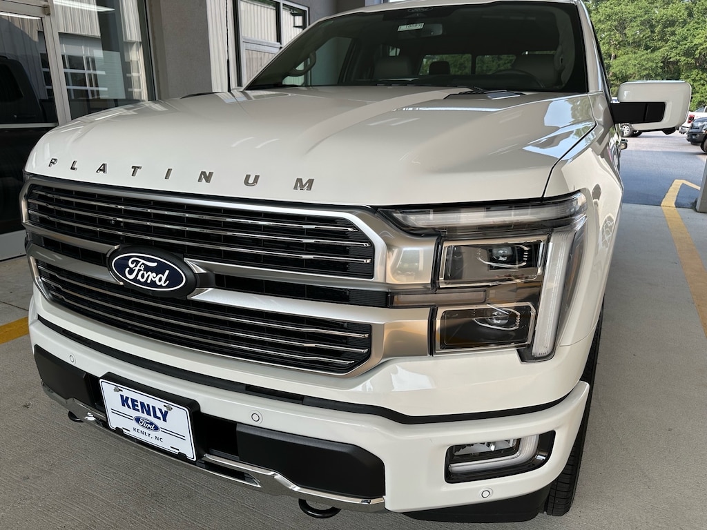 New 2026 Ford F-150 Platinum 4x4 Platinum SuperCrew 5.5 ft. SB