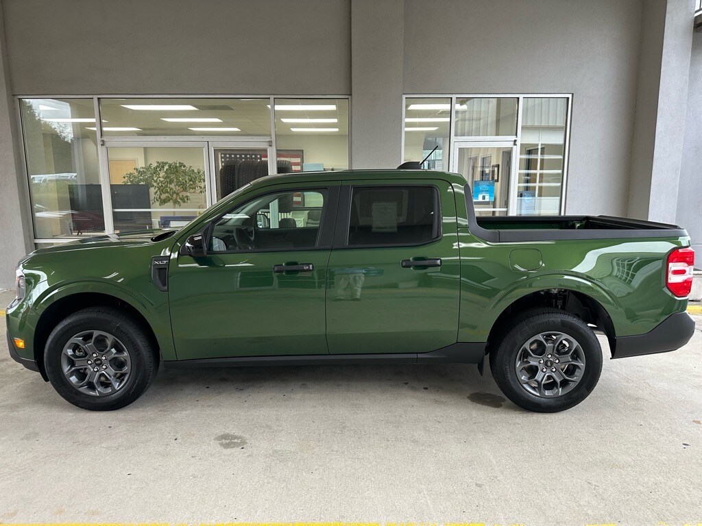 2025 Ford Maverick XLT photo 2