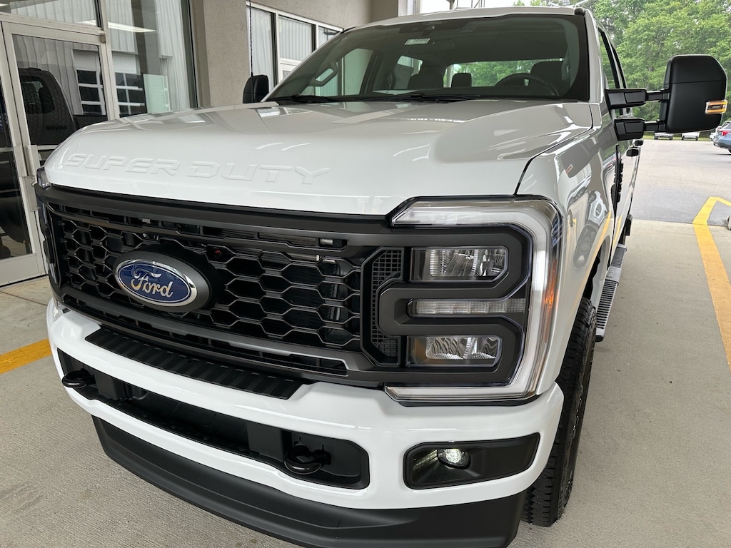 New 2026 Ford F-250 Super Duty XL 4x4 XL Crew Cab 6.8 ft. SB Pickup