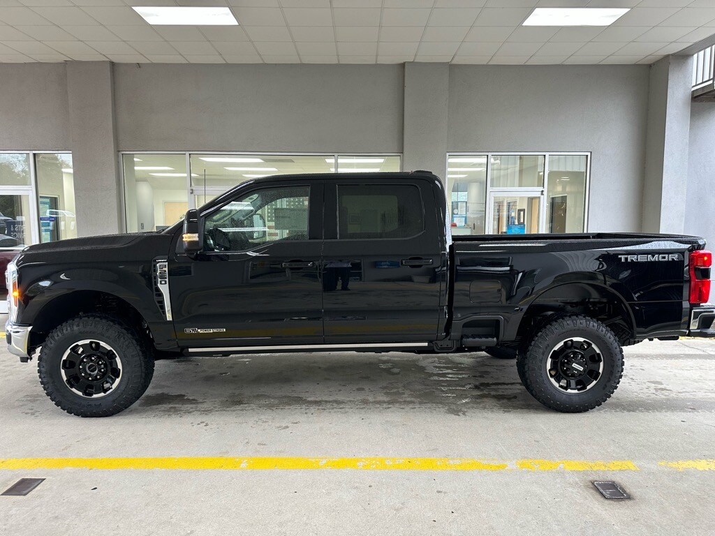 2026 Ford F-250 Lariat photo 3