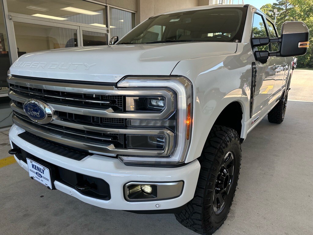 New 2026 Ford F-250 Super Duty Platinum 4x4 Platinum Crew Cab 6.8 ft. SB Pickup