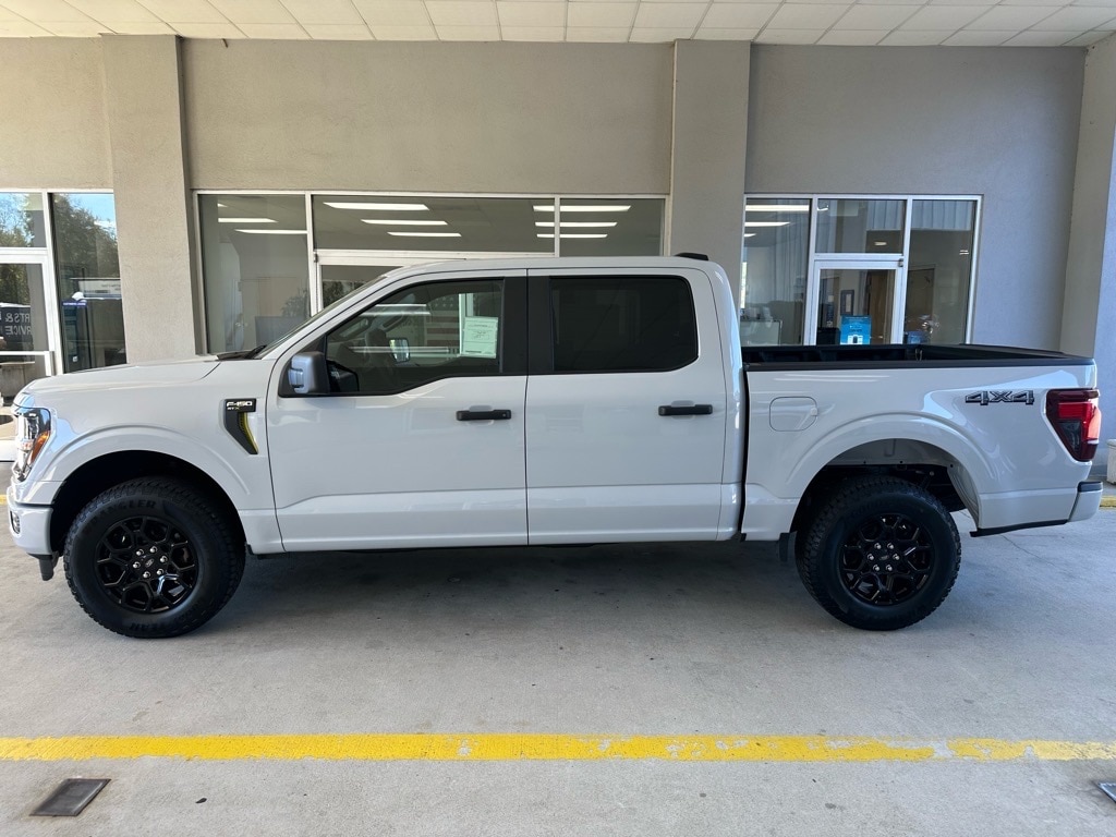 New 2025 Ford F-150 STX 4x4 STX  SuperCrew 5.5 ft. SB