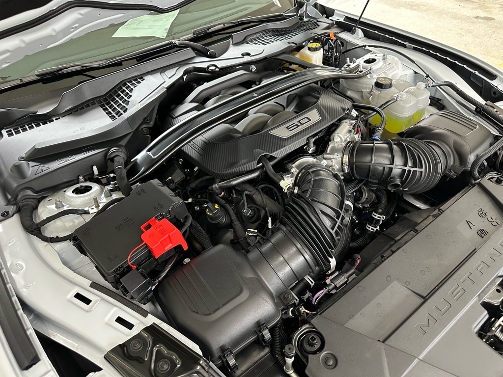 2025 Ford Mustang GT Premium Convertible - Photo 14