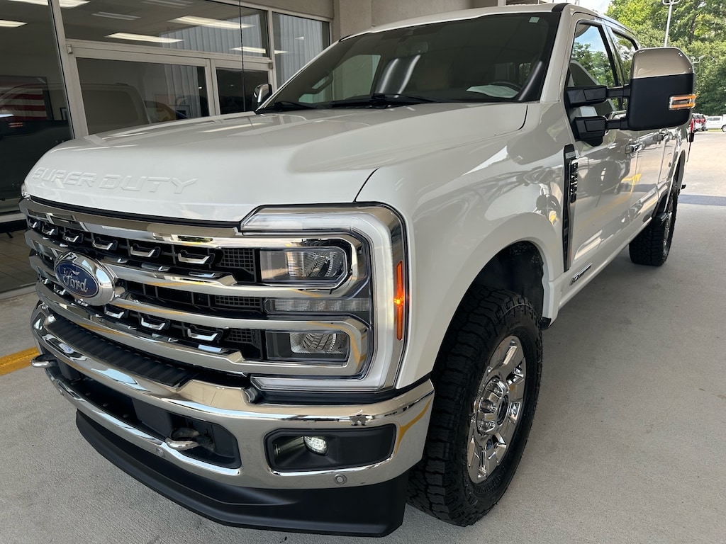Certified 2023 Ford F-250 Super Duty Lariat 4x4 Lariat Crew Cab 6.8 ft. SB Pickup