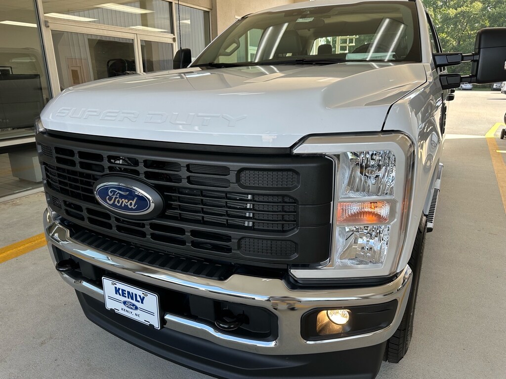 New 2026 Ford F-250 Super Duty XL 4x4 Crew Cab Chassis XL Crew Cab Chassis
