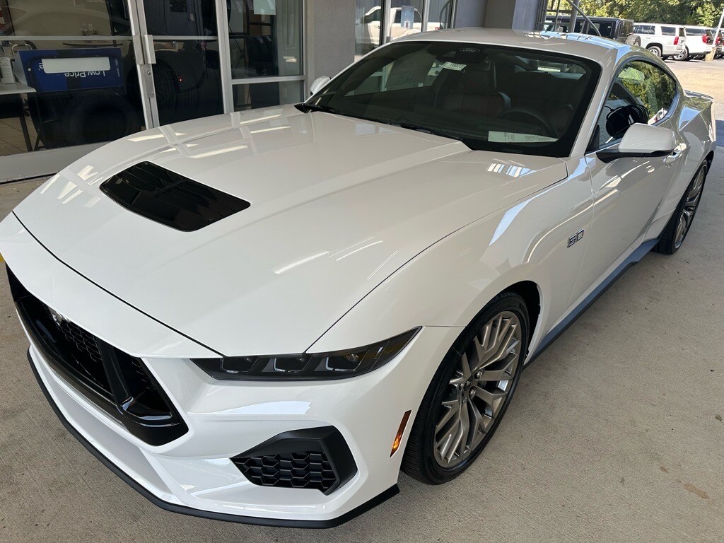 2025 Ford Mustang GT Premium photo 2