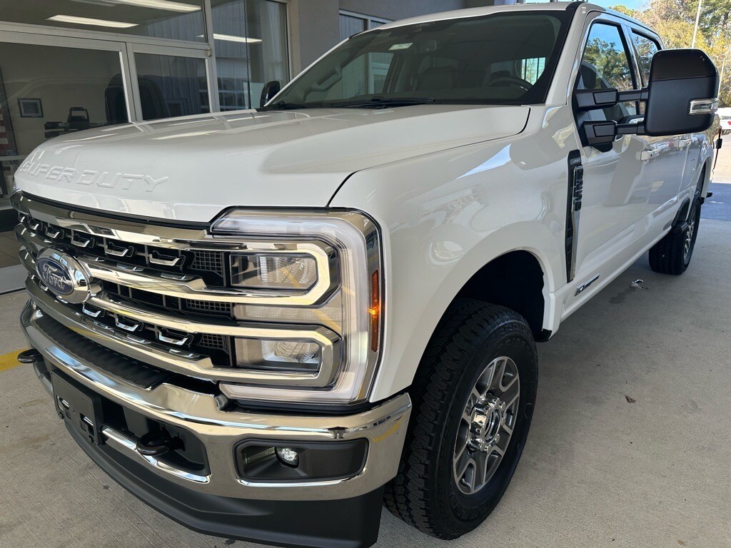 New 2026 Ford F-250 Super Duty Lariat 4x4 Lariat Crew Cab 6.8 ft. SB Pickup