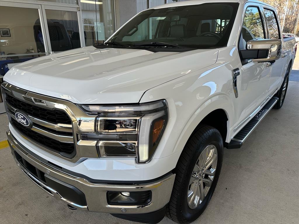 New 2025 Ford F-150 Lariat 4x4 Lariat SuperCrew 5.5 ft. SB