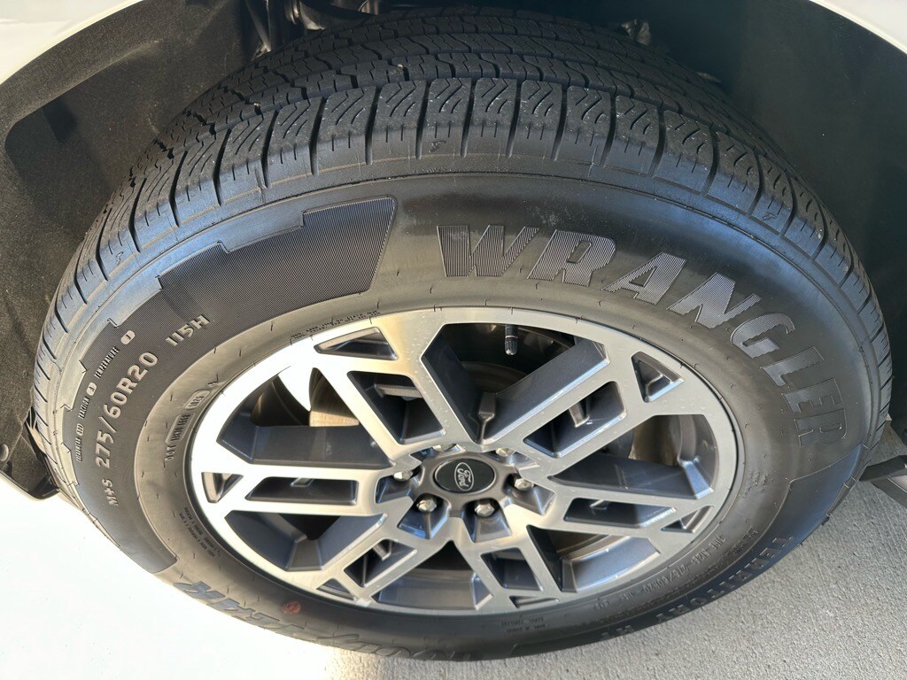 2025 Ford Expedition MAX photo 2