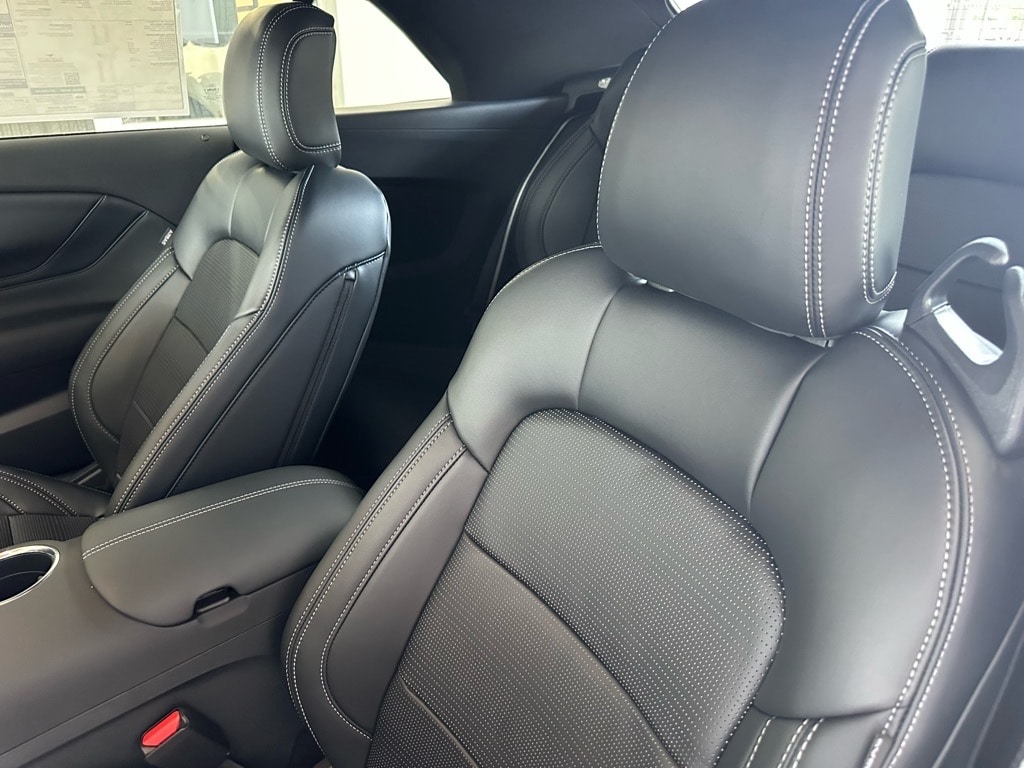 2025 Ford Mustang GT Premium Convertible - Photo 22