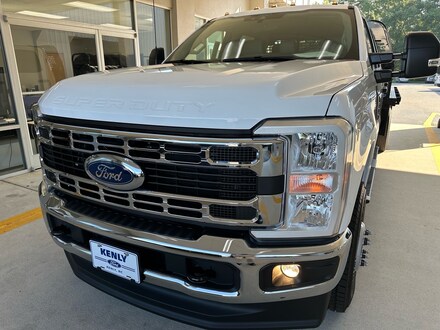 2026 Ford F-350 Super Duty 4x4 Crew Cab w/PJ-s 9-ft Western Pro 4x4 Crew Cab w/PJ-s 9-ft Western Pro