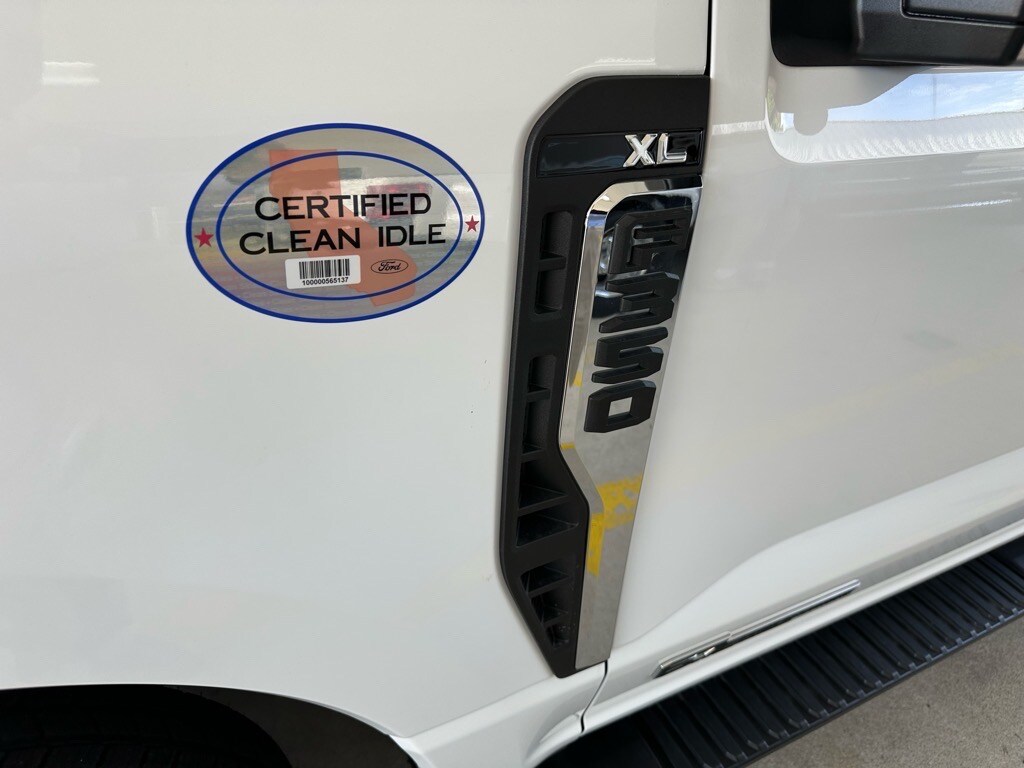 2025 Ford F-350 XL photo 2