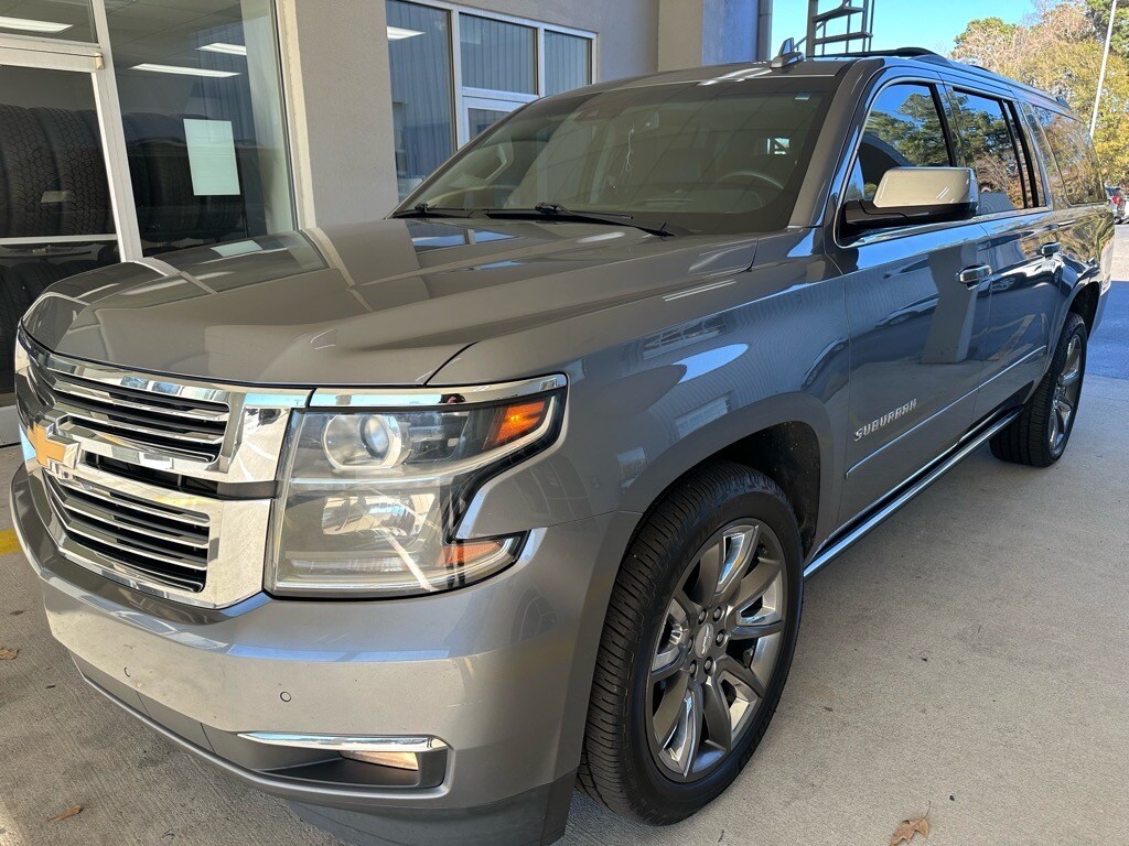 2018 Chevrolet Suburban Premier photo 2