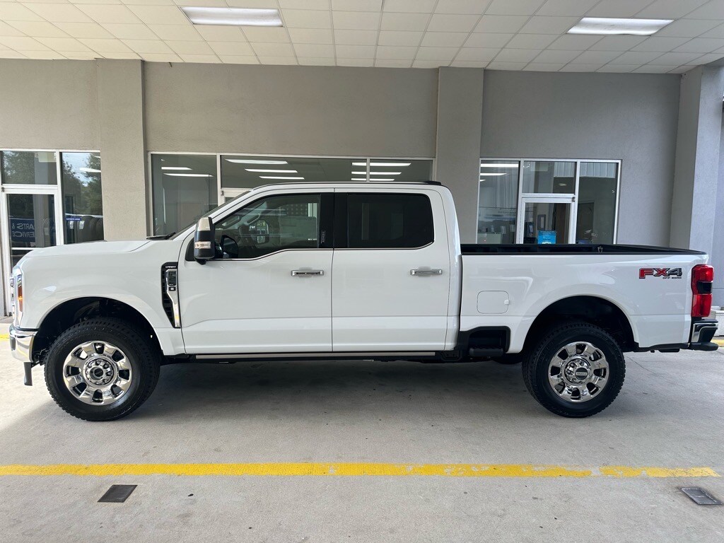 New 2026 Ford F-250 Super Duty Lariat 4x4 Lariat Crew Cab 6.8 ft. SB Pickup