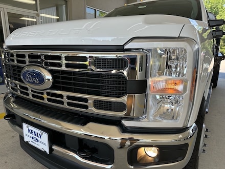 2025 Ford F-350 Super Duty 4x4 XL Crew DRW w/PJs 9 Western Pro 4x4 XL CREW DRW w/PJs 9 Western Pro