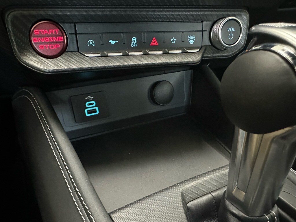 2025 Ford Mustang GT Premium Convertible - Photo 35