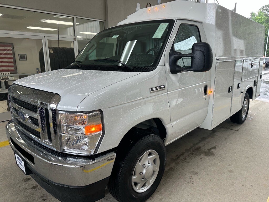 New 2025 Ford E-Series E-350 138-in WB SRW KUV Body E-350 138-in WB SRW KUV Body
