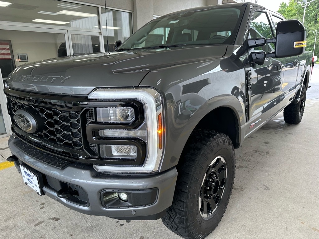 New 2025 Ford F-250 Super Duty Lariat 4x4 Lariat Crew Cab 6.8 ft. SB Pickup