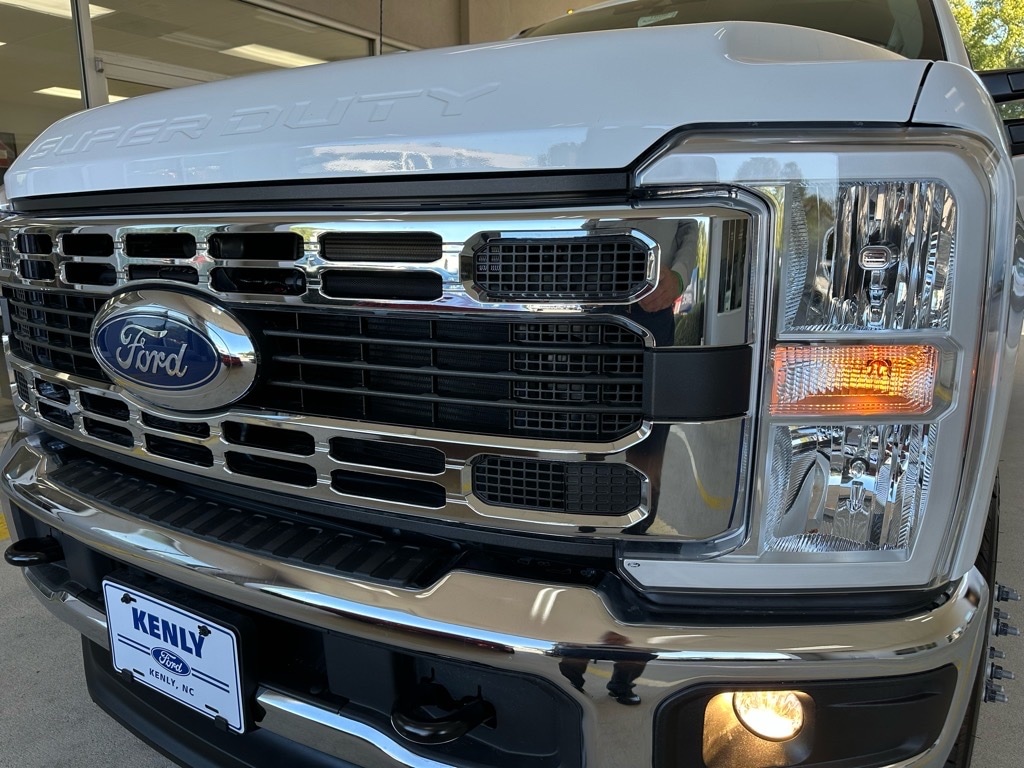 2026 Ford F-350 Super Duty Chassis Cab XL's photo