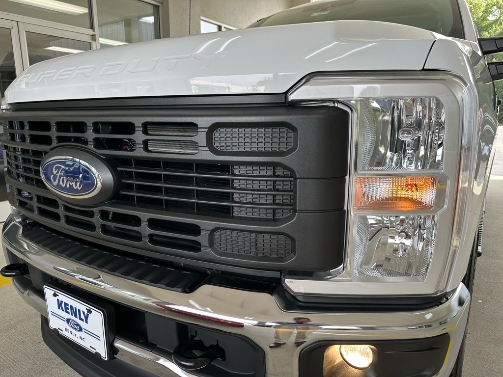 New 2026 Ford F-250 Super Duty XL 4x4 XL Crew Cab 6.8 ft. SB Pickup