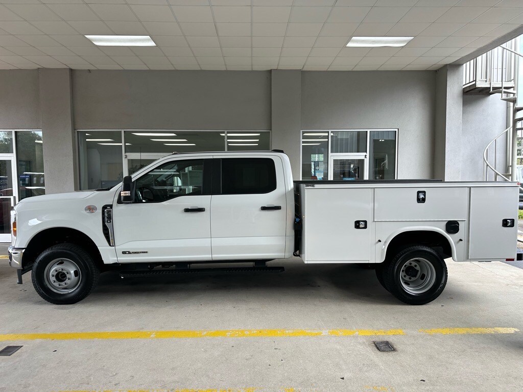 New 2025 Ford F-350 Super Duty 4x4 XL Crew Cab DRW 9 Service Body 4x4 XL Crew Cab DRW 9 SERVICE BODY