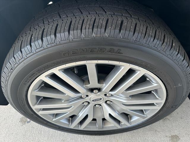 2023 Ford Expedition Limited photo 3