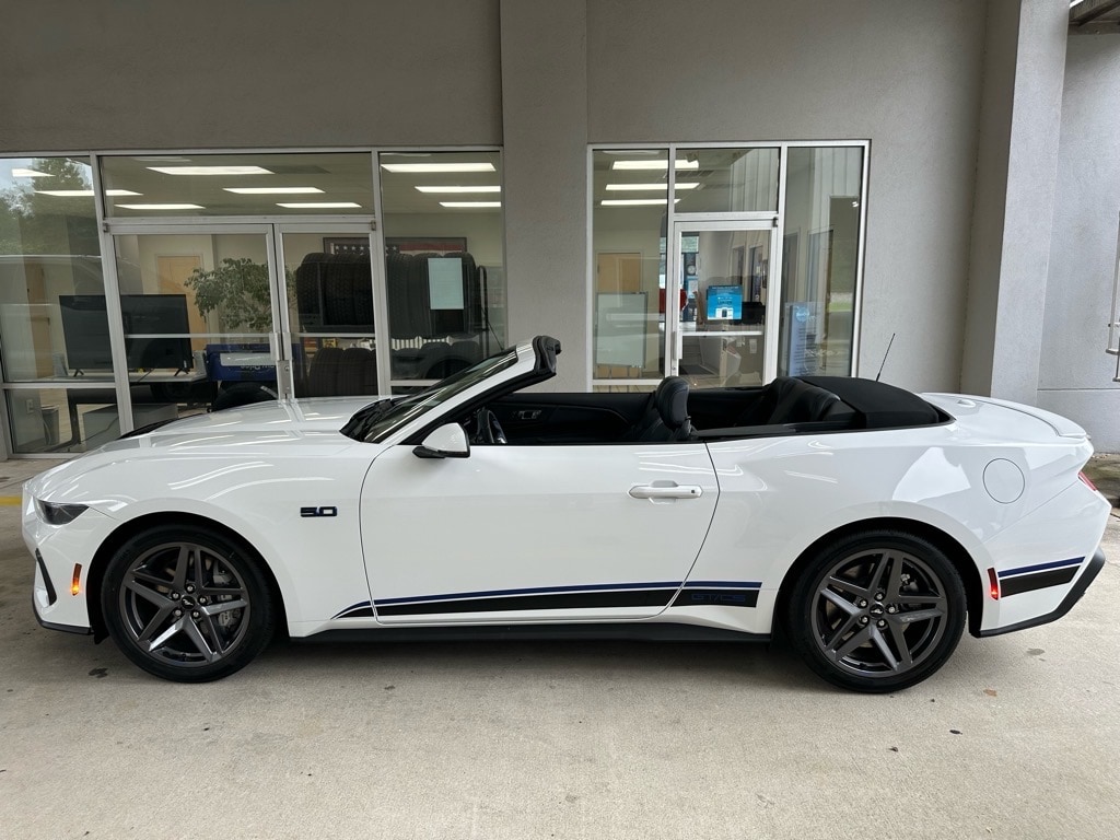 2025 Ford Mustang GT Premium Convertible - Photo 25