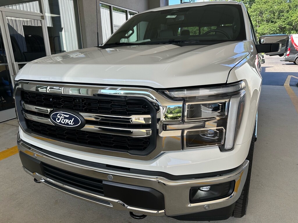 New 2026 Ford F-150 Lariat 4x4 Lariat SuperCrew 5.5 ft. SB