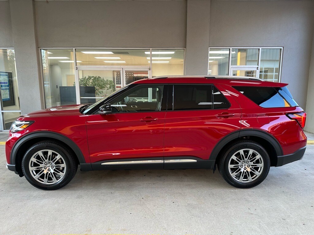 2026 Ford Explorer Platinum photo 2