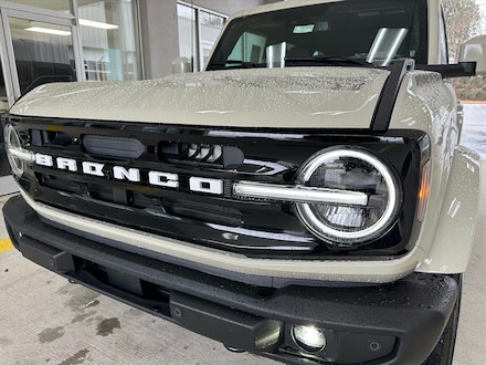 2025 Ford Bronco Outer Banks 4x4 Outer Banks  SUV