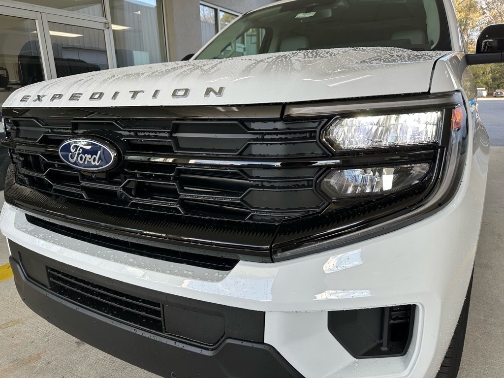 2025 Ford Expedition Active's photo