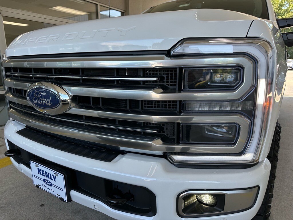 New 2026 Ford F-250 Super Duty Platinum 4x4 Platinum Crew Cab 6.8 ft. SB Pickup