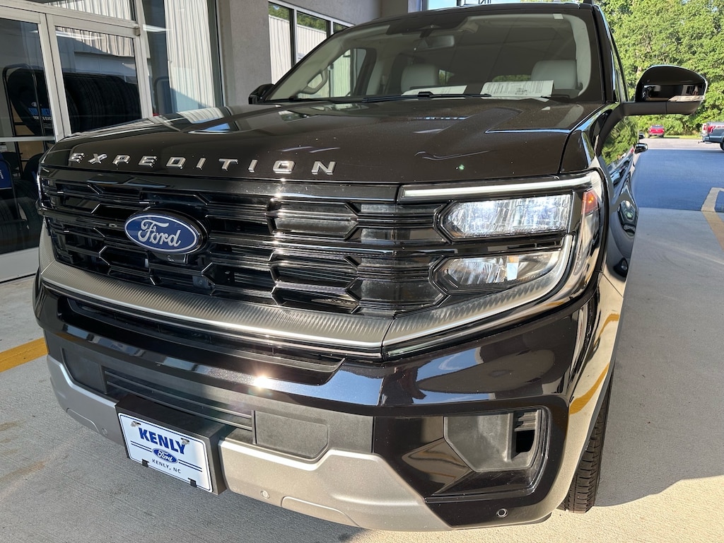 Certified 2025 Ford Expedition MAX Platinum 4x4 Platinum SUV