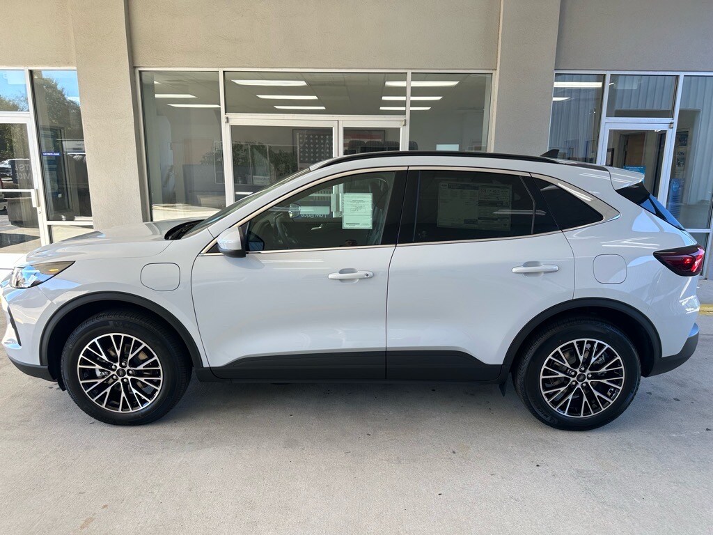 2026 Ford Escape Plug-In Hybrid photo 2