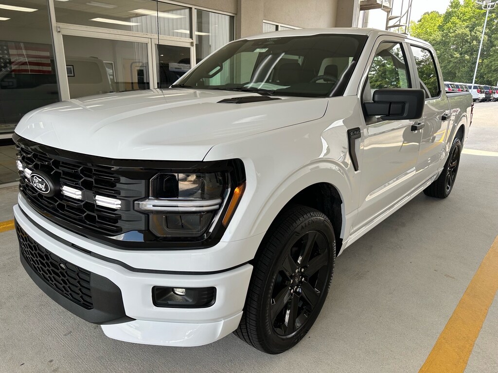 New 2026 Ford F-150 STX 4x4 STX SuperCrew 5.5 ft. SB