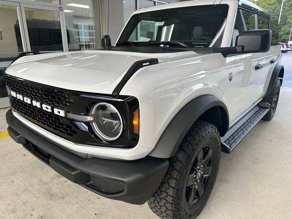 2025 Ford Bronco Big Bend photo 2