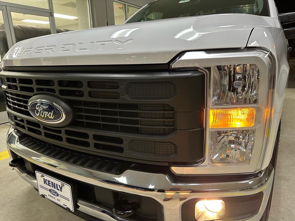 2026 Ford F-250 Super Duty XL's photo