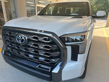 2024 Toyota Tundra Platinum 4x4 Platinum HV  CrewMax Cab Pickup SB