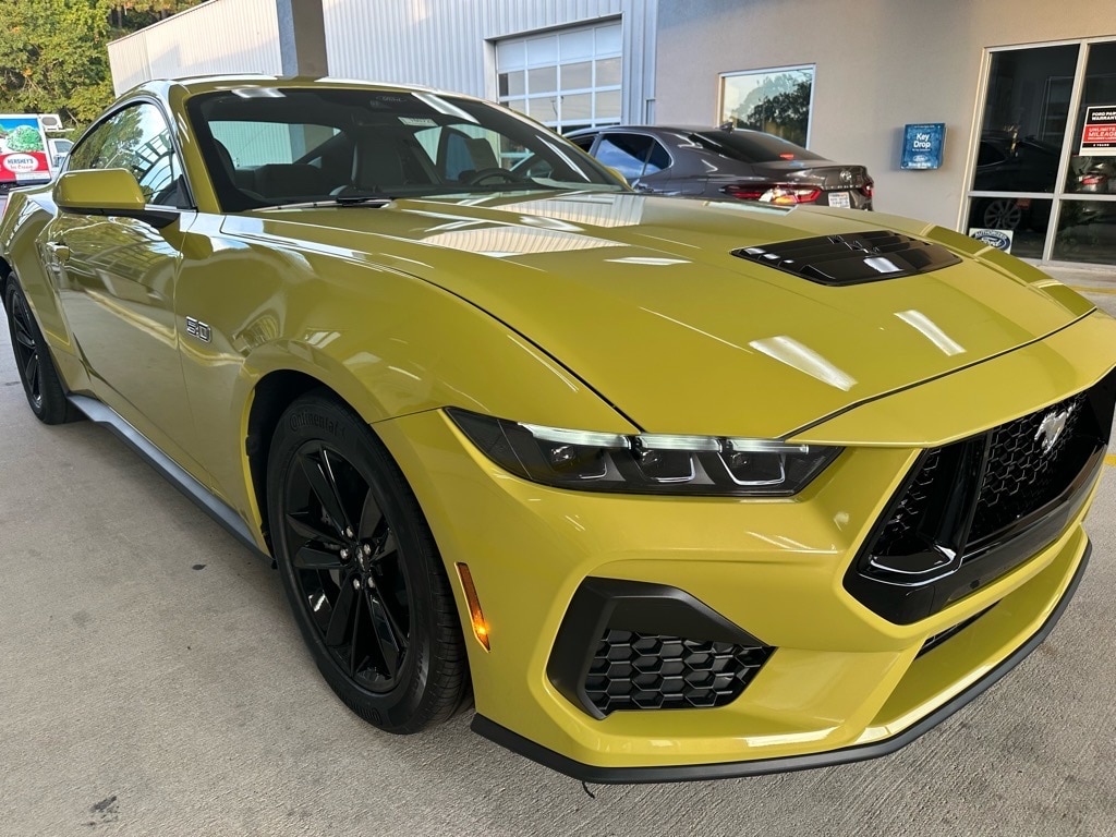 2025 Ford Mustang GT Fastback - Photo 9