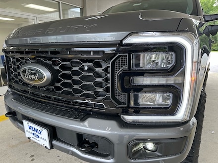 2025 Ford F-250 Super Duty Lariat 4x4 Lariat  Crew Cab 6.8 ft. SB Pickup