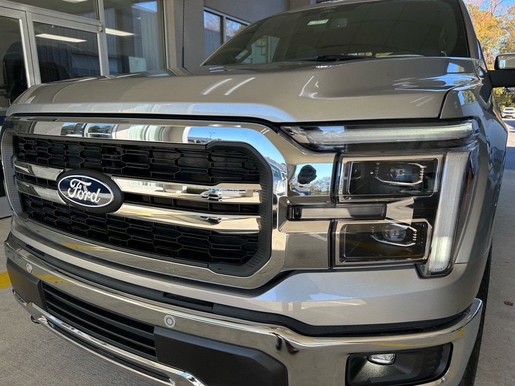 2025 Ford F-150 Lariat's photo