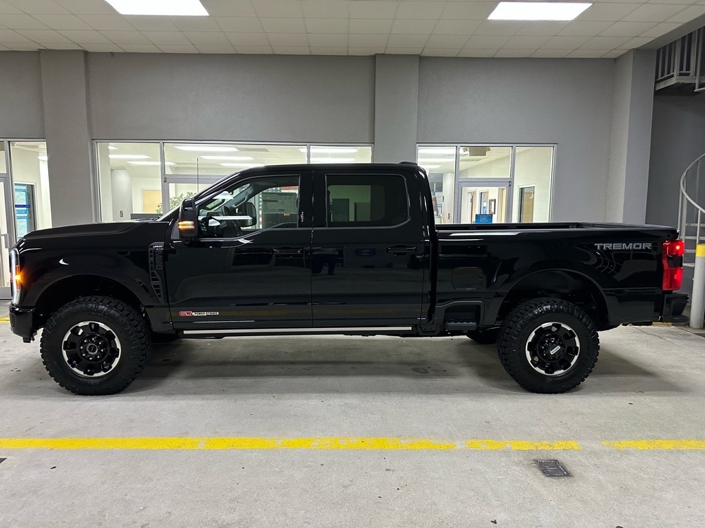 New 2026 Ford F-250 Super Duty Lariat 4x4 Lariat Crew Cab 6.8 ft. SB Pickup