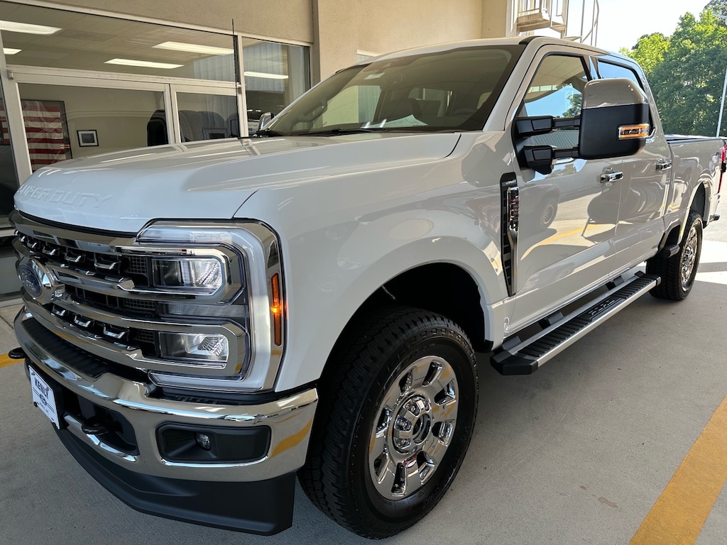 New 2026 Ford F-250 Super Duty Lariat 4x4 Lariat Crew Cab 6.8 ft. SB Pickup