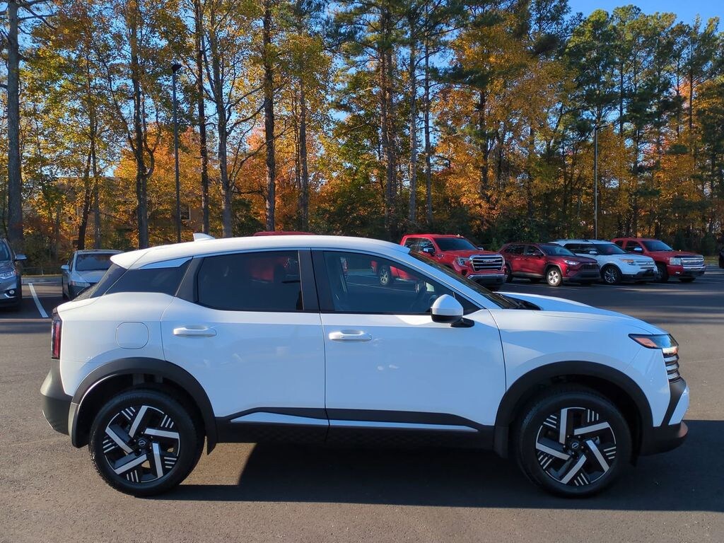Used 2025 Nissan Kicks SV SUV