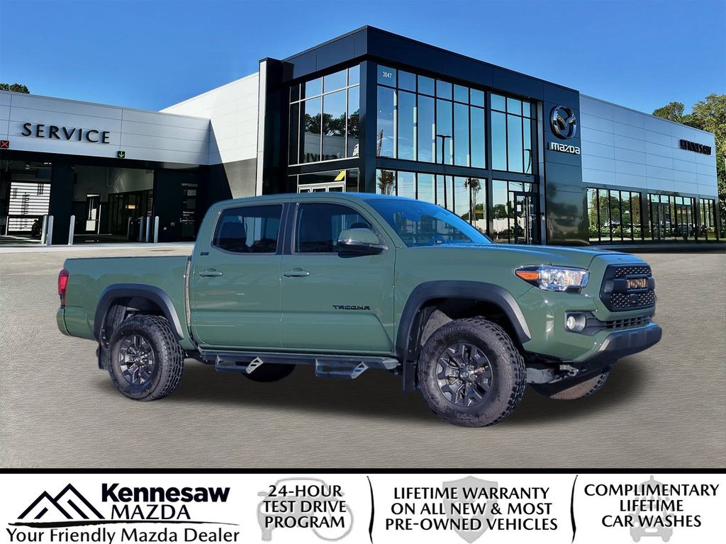 2021 Toyota Tacoma SR5's photo