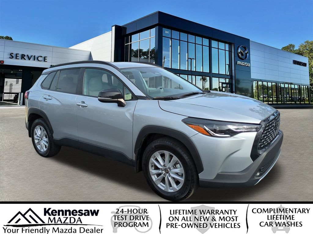 2025 Toyota Corolla Cross LE