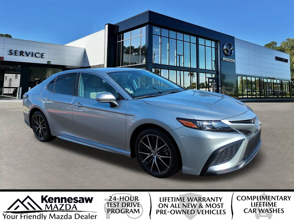 2023 Toyota Camry SE