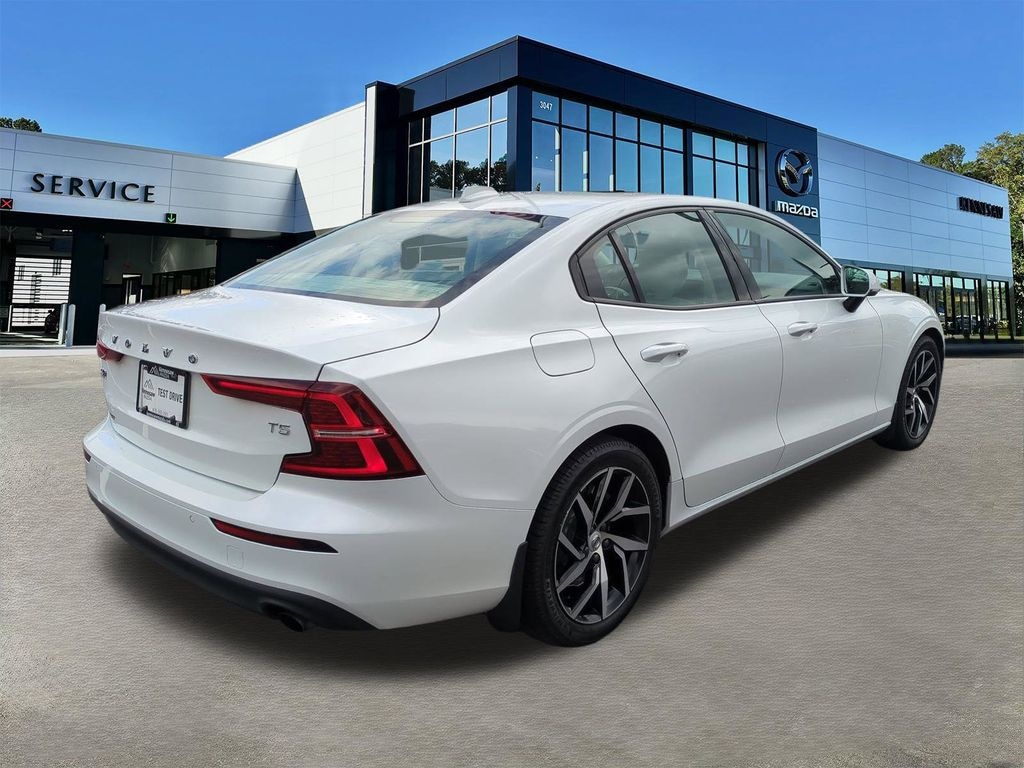 Used 2020 Volvo S60 T5 Momentum Sedan
